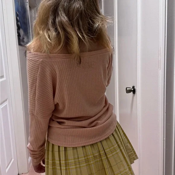 Blush Vibes Only – Your New Go-To Favorite - Picture 4 of 5